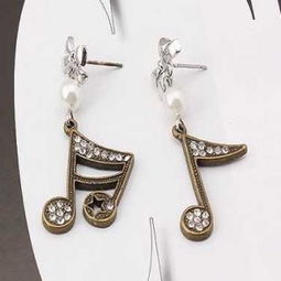 義烏批發(fā)新風(fēng)尚 200件起批，混批靈活——奔力飾品廠開啟美發(fā)飾品批發(fā)新篇章